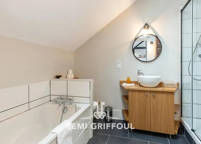 Dom wakacyjny La Maison D'a Cote Charming & Family-friendly 6 Guests *