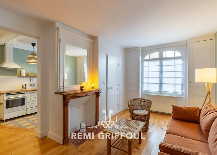 La Maison D'a Cote Charming & Family-friendly 6 Guests Holiday home Honfleur